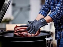 Weber Siliconen BBQ Handschoenen -Buitenkamperen weber siliconen bbq handschoenen 2 ecommerce 1053